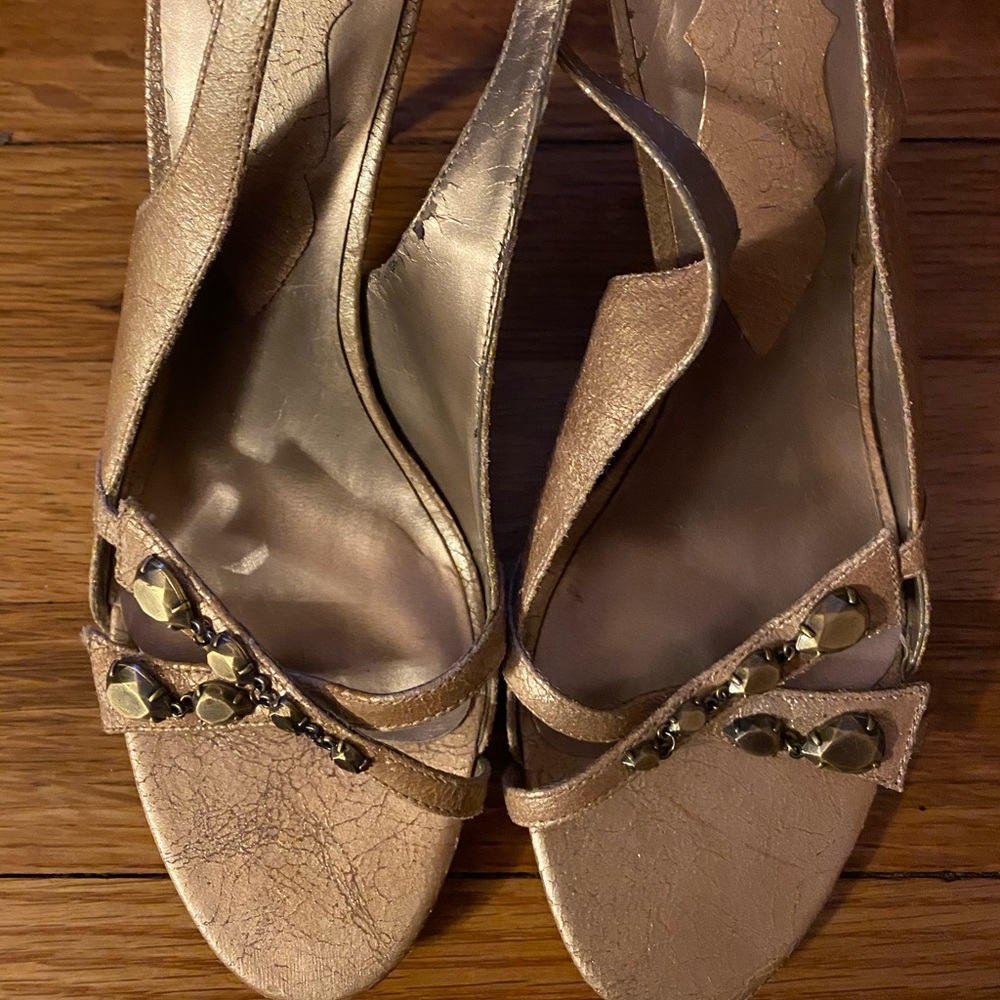 Gold tone Heeled strap shoes